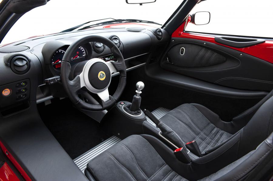 Интерьер Lotus Elise Sport 220 2015 года  (фото 3 из 21)